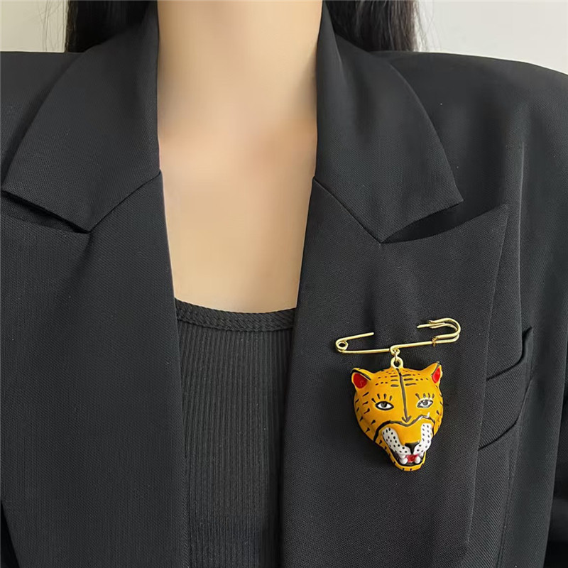 Elegant Enamel Tiger Brooch Pi - Women'S Formal Wear Accessories incelemesi ve fiyatı